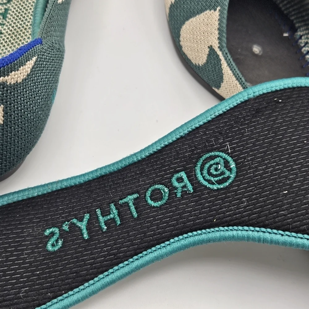 Rothy's The Point pointed toe flats in Moroccan Green pattern size 8